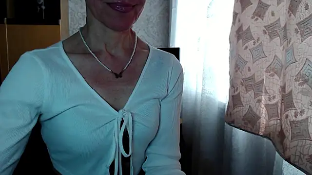 LadyL2026 online show from April 2026 08:59:01 AM