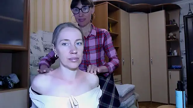 LadyL2026 online show from March 2026 12:17:02 PM
