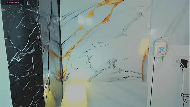 sophia vivass online show from April 2026 12:17:01 AM