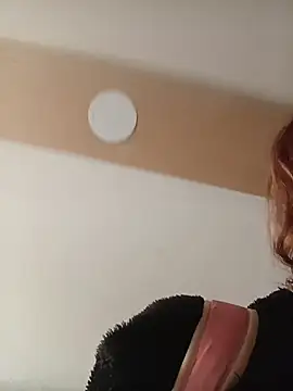 ValerieWoodsl online show from May 2026 07:47:02 PM