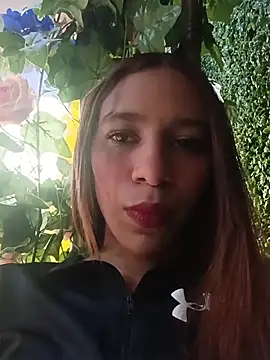 ValerieWoodsl online show from July 2026 05:01:01 PM