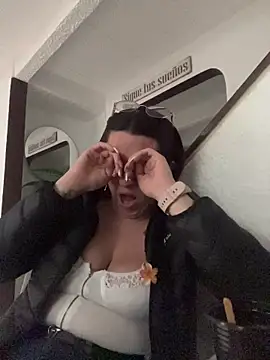 vitoria bell online show from April 2026 12:12:01 PM