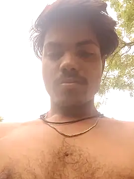 Snapshot of luck00y chatting on April 2026 12:48:01 AM luck00y online show from April 2026 12:48:01 AM