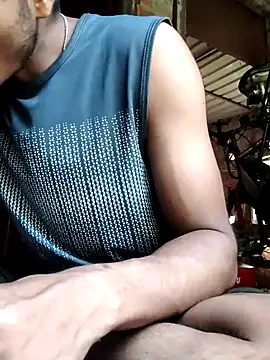Snapshot of luck00y chatting on May 2026 03:21:01 AM luck00y online show from May 2026 03:21:01 AM