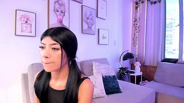 emilydolly  online show from May 2026 02:49:02 PM