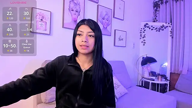 emilydolly  online show from April 2026 10:33:01 AM