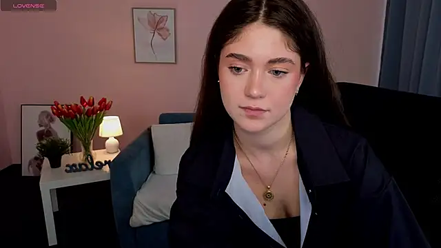 SunnyBloss online show from June 2026 04:39:01 PM