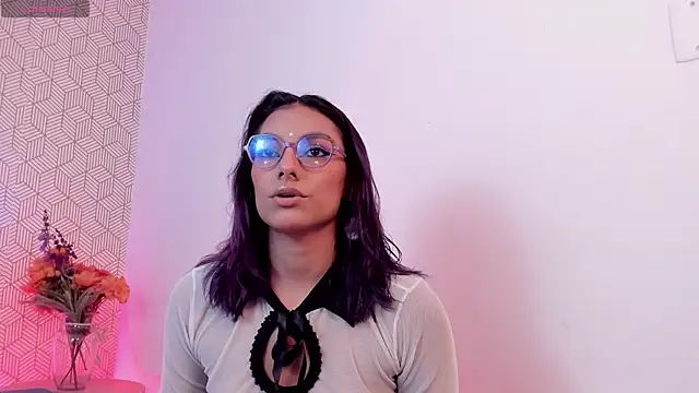 Snapshot of ValeAlvarez_ chatting on April 2026 07:20:02 PM ValeAlvarez online show from April 2026 07:20:02 PM