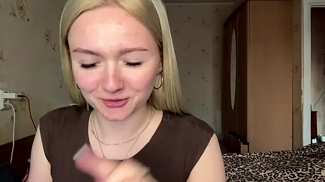 Sophia Blonde online show from April 2026 02:55:01 PM