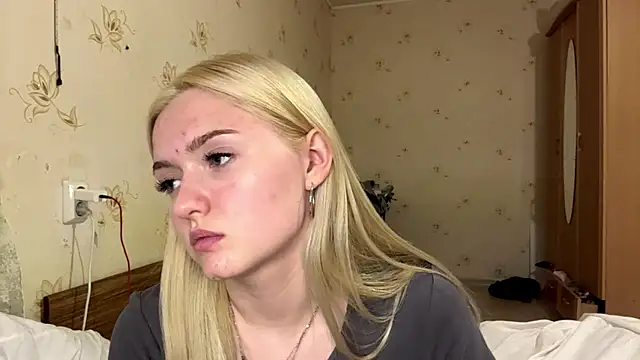 Sophia Blonde online show from April 2026 04:52:01 PM