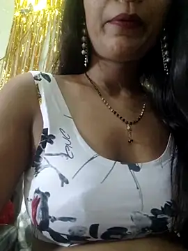 Snapshot of khushi_ji00 chatting on June 2026 05:18:02 AM khushi ji00 online show from June 2026 05:18:02 AM