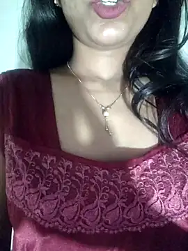 Snapshot of khushi_ji00 chatting on May 2026 07:11:01 PM khushi ji00 online show from May 2026 07:11:01 PM