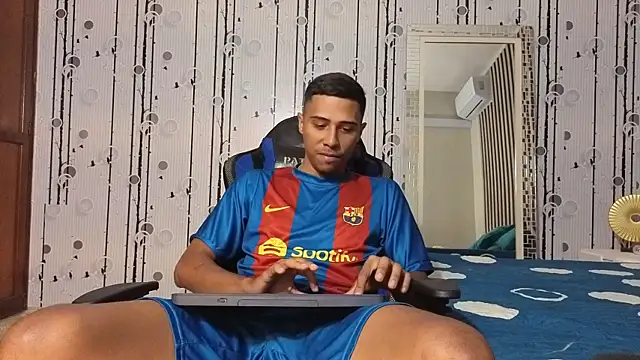 Charlies Fox online show from April 2026 07:30:01 PM