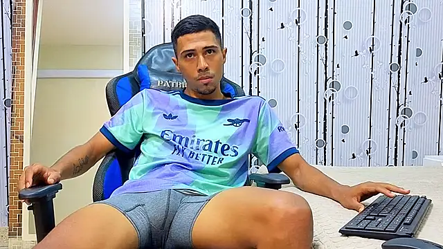 Charlies Fox online show from April 2026 04:13:02 PM