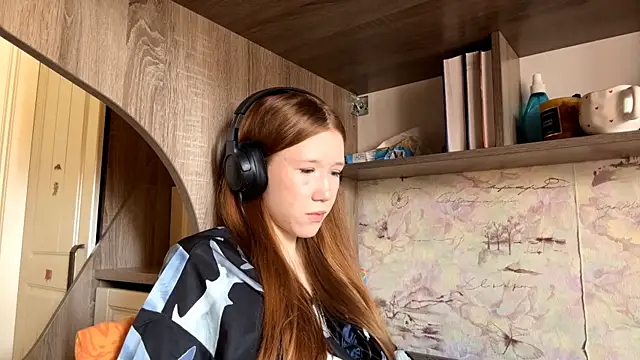 KiraNice1 online show from April 2026 05:13:01 AM