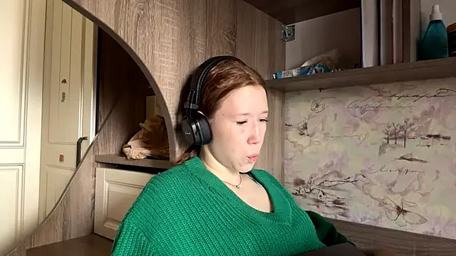 KiraNice1 online show from April 2026 07:22:02 AM