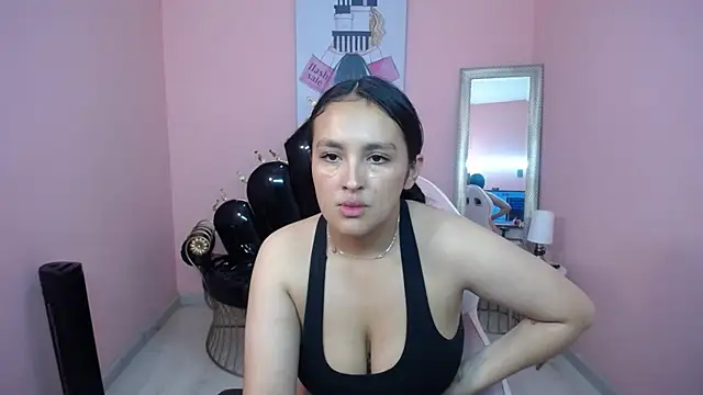 Snapshot of Celesstee_xx chatting on April 2026 01:48:01 PM Celesstee xx online show from April 2026 01:48:01 PM