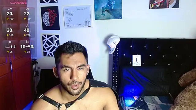 Snapshot of romanpearce_ chatting on June 2026 10:48:01 PM romanpearce online show from June 2026 10:48:01 PM