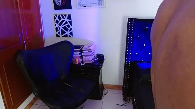 romanpearce  online show from April 2026 09:06:01 PM