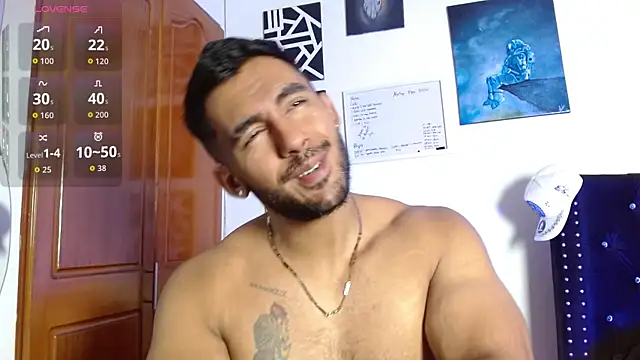 Snapshot of romanpearce_ chatting on June 2026 04:49:02 PM romanpearce online show from June 2026 04:49:02 PM
