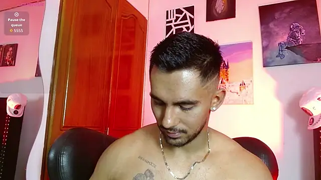Snapshot of romanpearce_ chatting on July 2026 04:42:02 PM romanpearce online show from July 2026 04:42:02 PM