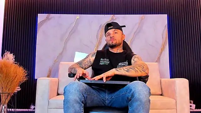 NICK OWEEN26 online show from March 2026 11:36:02 PM