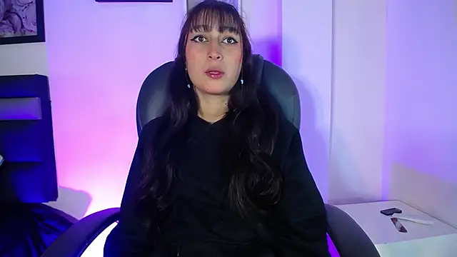 Snapshot of Fenixx_19 chatting on April 2026 11:45:01 AM Fenixx 19 online show from April 2026 11:45:01 AM