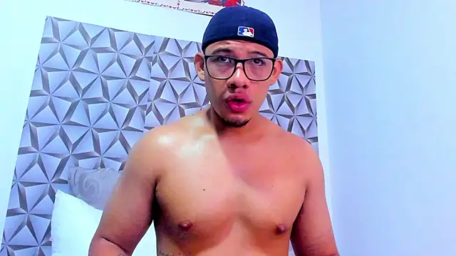 Snapshot of Benjamin_lich chatting on April 2026 01:41:01 PM Benjamin lich online show from April 2026 01:41:01 PM