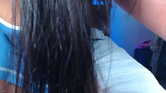mila gomez  online show from April 2026 12:01:01 AM