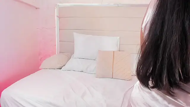 Snapshot of MiaDancen chatting on March 2026 08:26:33 AM MiaDancen online show from March 2026 08:26:33 AM