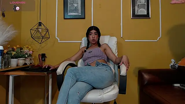 AmericaMillan ds online show from April 2026 01:26:02 PM