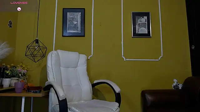 AmericaMillan ds online show from April 2026 10:29:01 AM