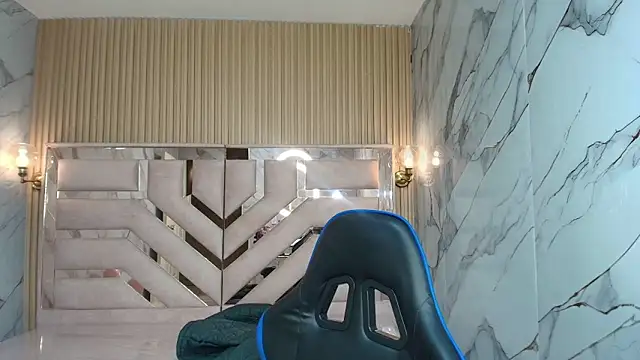 luna  r  online show from April 2026 03:02:02 AM