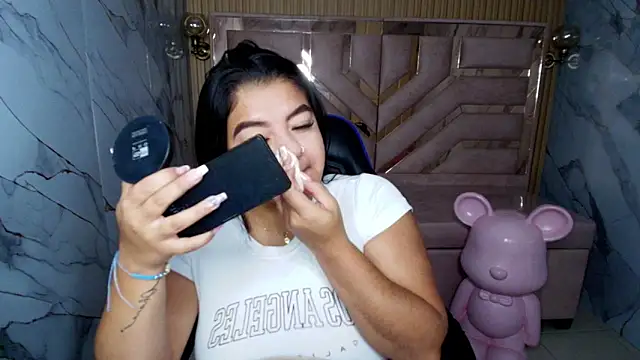 luna  r  online show from May 2026 07:53:02 PM