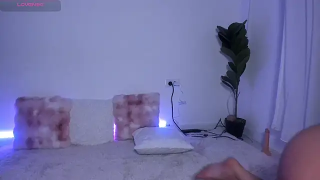 ArinaRave online show from April 2026 07:30:01 PM