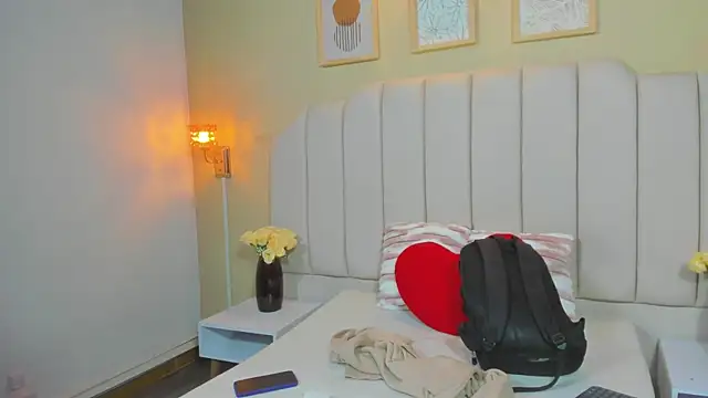 Sara Hanks online show from April 2026 02:12:02 PM