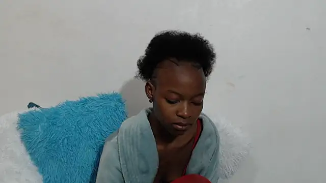Snapshot of SexyPetite_22 chatting on June 2026 07:03:01 AM SexyPetite 22 online show from June 2026 07:03:01 AM
