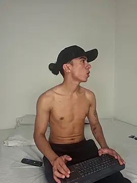 Stiven yb online show from April 2026 06:09:02 AM