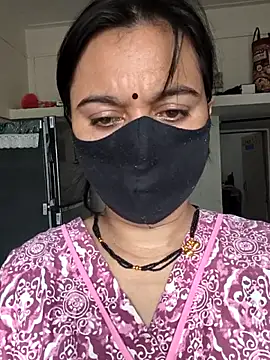 HeartlessGirl online show from June 2026 04:01:01 AM
