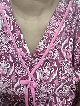 HeartlessGirl online show from May 2026 03:32:02 PM