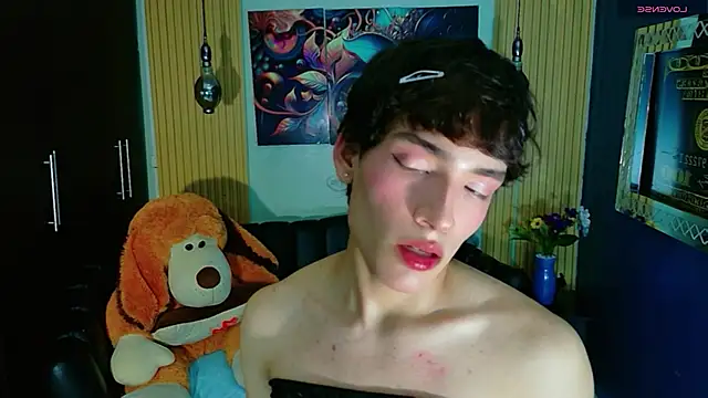 IsaacNovaa online show from April 2026 08:24:02 PM