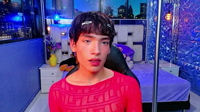 IsaacNovaa online show from April 2026 09:04:02 AM