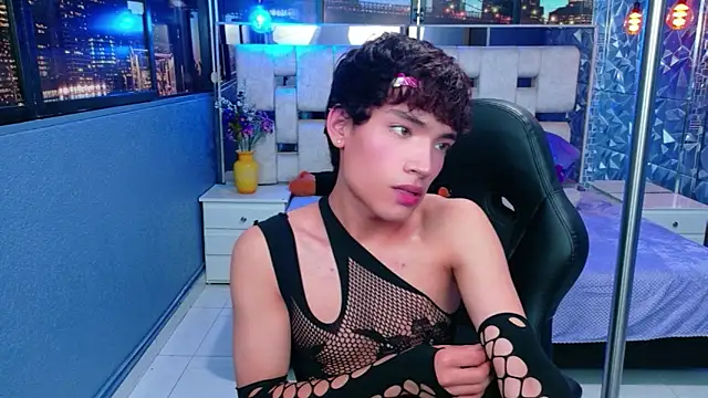 IsaacNovaa online show from April 2026 08:04:01 PM