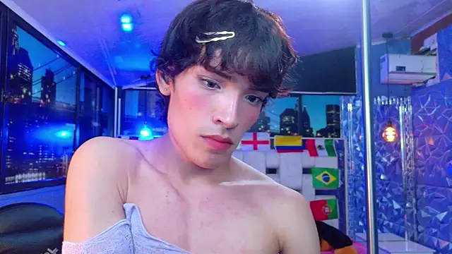 Snapshot of IsaacNovaa chatting on June 2026 02:24:02 AM IsaacNovaa online show from June 2026 02:24:02 AM