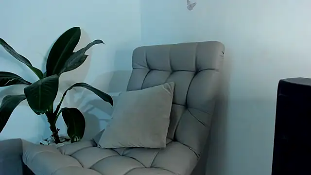 DakotaStills  online show from April 2026 10:41:02 AM