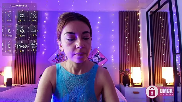 HoneyLeslie online show from April 2026 02:04:02 AM