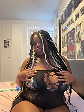 Snapshot of Nyla_xox chatting on June 2026 08:47:01 PM Nyla xox online show from June 2026 08:47:01 PM