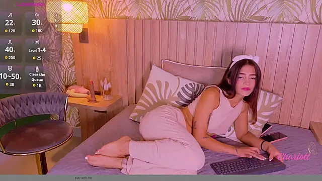 Charlott  18 online show from April 2026 06:10:01 PM