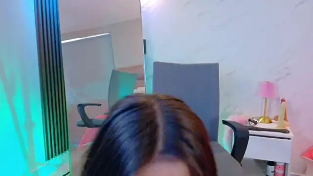 Charlott  18 online show from April 2026 02:29:02 PM