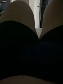 Snapshot of safadogggg chatting on March 2026 04:03:01 AM safadogggg online show from March 2026 04:03:01 AM